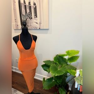 PrettyLittleThing Plunge Midi